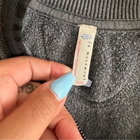 Free People Movement Movin On Half Zip Top Vest Size XS - Picture 6 of 7